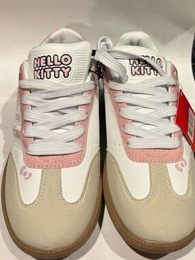Hello Kitty Sneakers Womens Sz 8